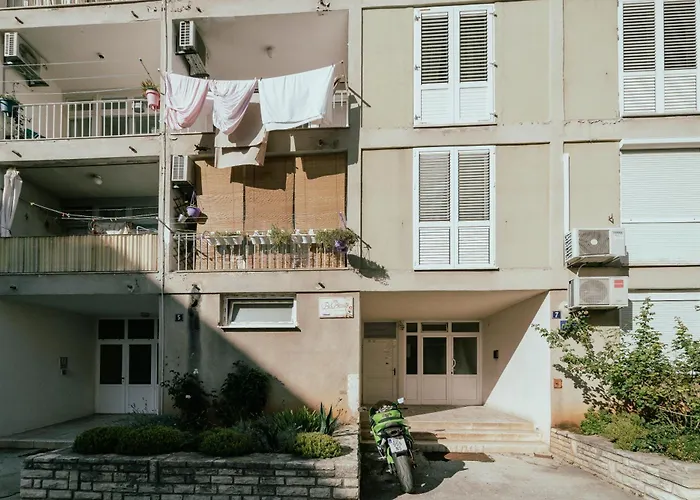 Timbar Apartment *